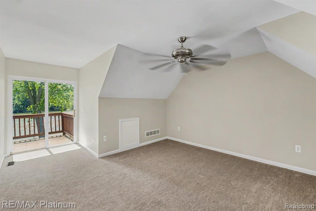 11624 ISLAND COURT, Hartland, MI 48353 — Photo 15
