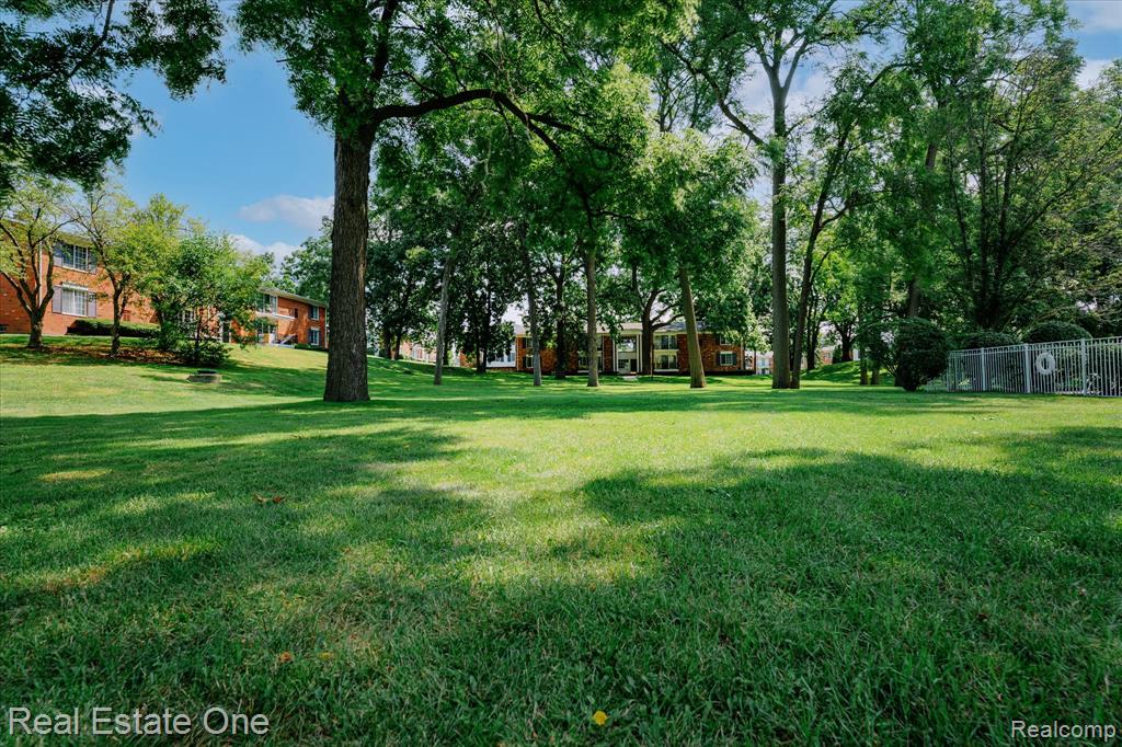 430 Fox Hills Drive N, A-1, Bloomfield Hills, MI 48304 — Photo 40
