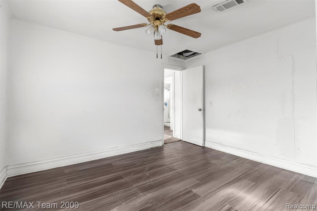 533 E Milton Avenue, Hazel Park, MI 48030 — Photo 20