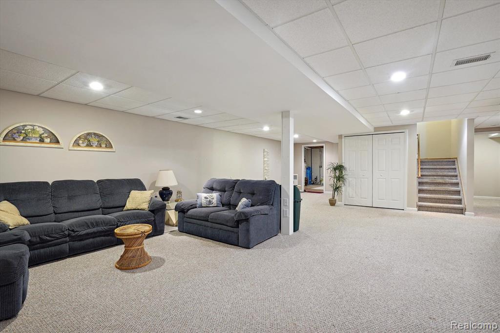 4747 WINDBERRY Lane, Milford, MI 48380 — Photo 34