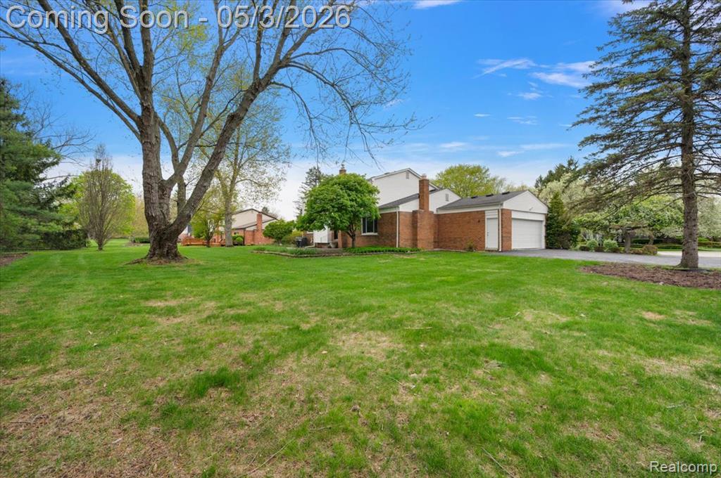 4821 School Bell Lane, Bloomfield Hills, MI 48301 — Photo 45