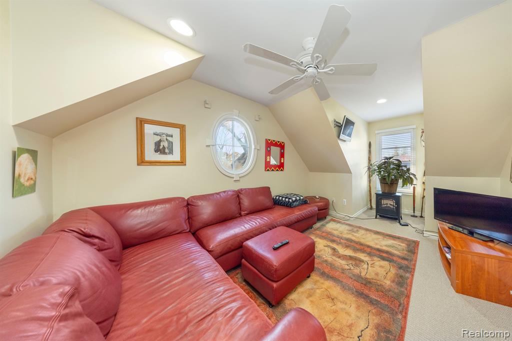 4326 COMMERCE Road, Orchard Lake Village, MI 48324 — Photo 56