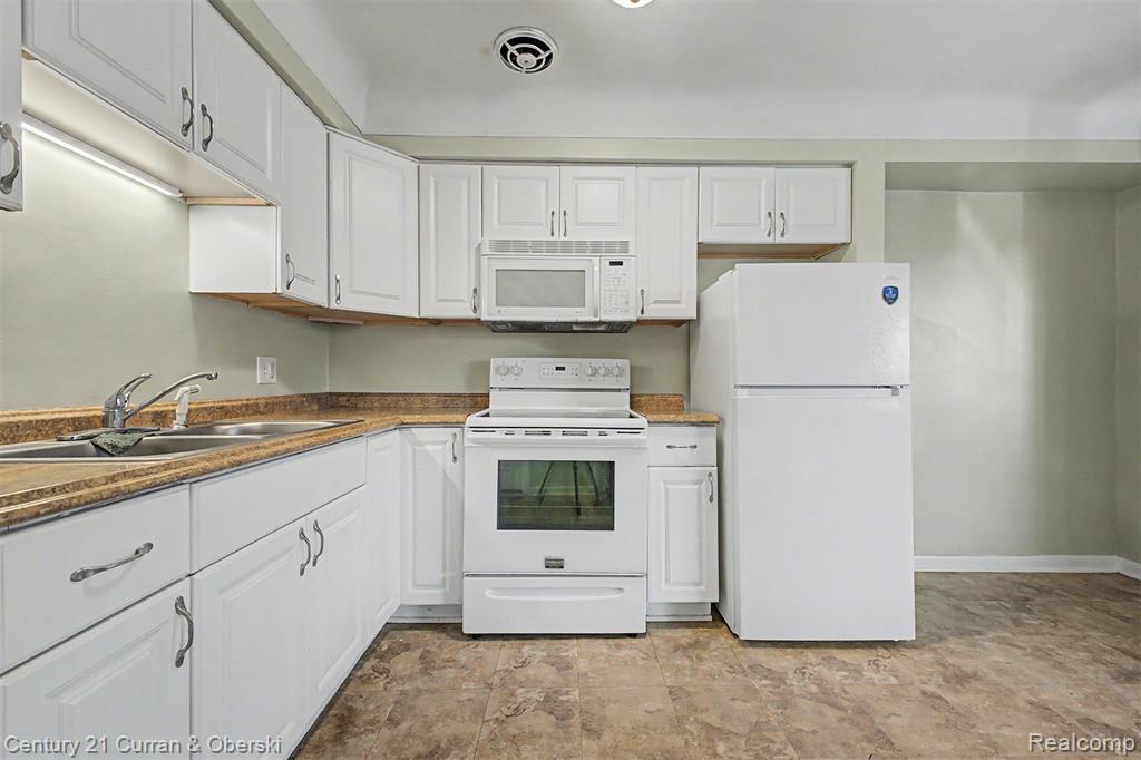 4222 Drouillard Street, Lincoln Park, MI 48146 — Photo 9