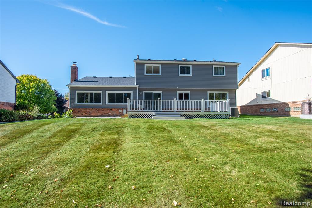 7337 Oak Tree Drive, West Bloomfield, MI — Photo 5