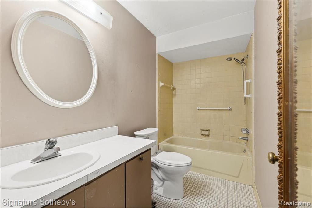 27671 W Echo Valley, Farmington Hills, MI 48334 — Photo 10