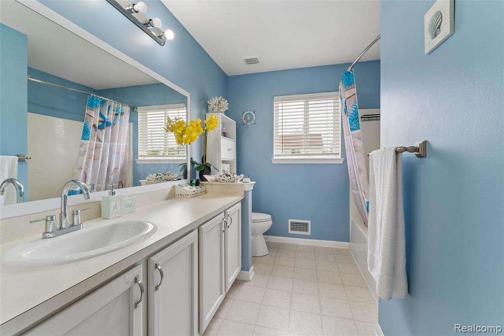 216 Tucker Street, Pontiac, MI 48341 — Photo 41