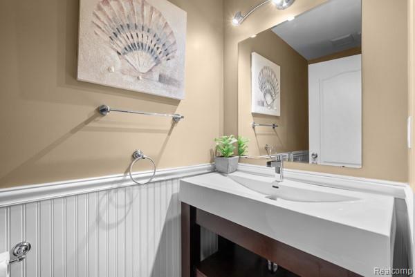 8363 Sherwood Drive, Grand Blanc, MI 48439 — Photo 7