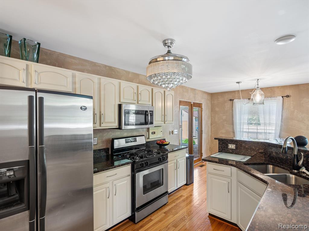 14765 BROOKSIDE Drive, Van Buren, MI 48111 — Photo 10