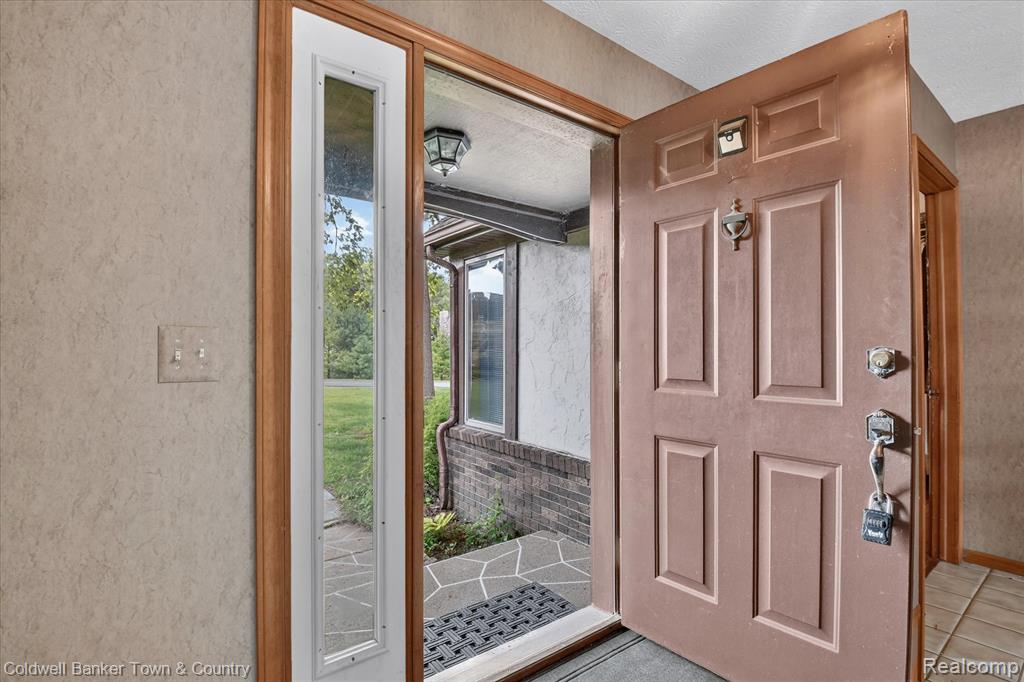 6656 Snowshoe Lane, Brighton, MI 48116 — Photo 7