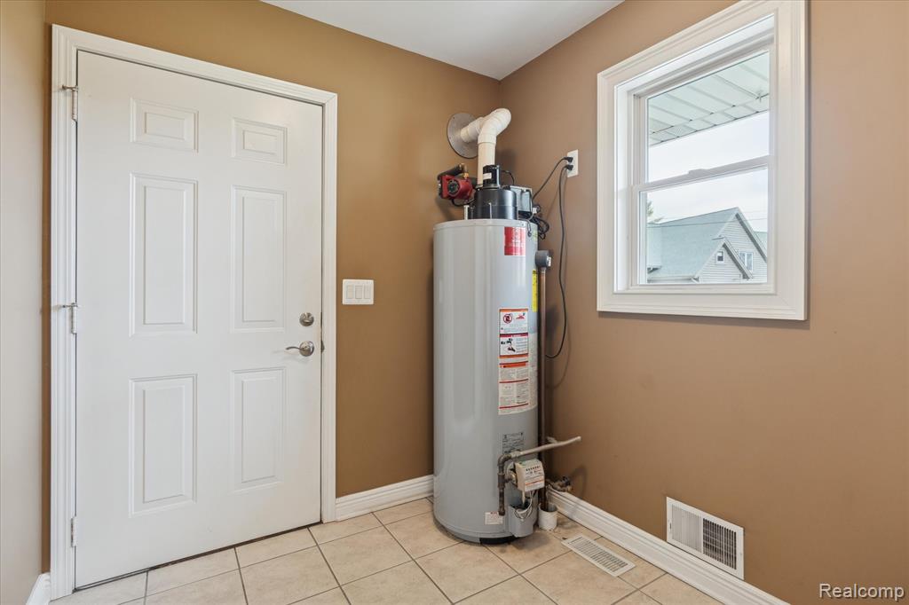 275 Harvard Drive, Howell, MI 48843 — Photo 25