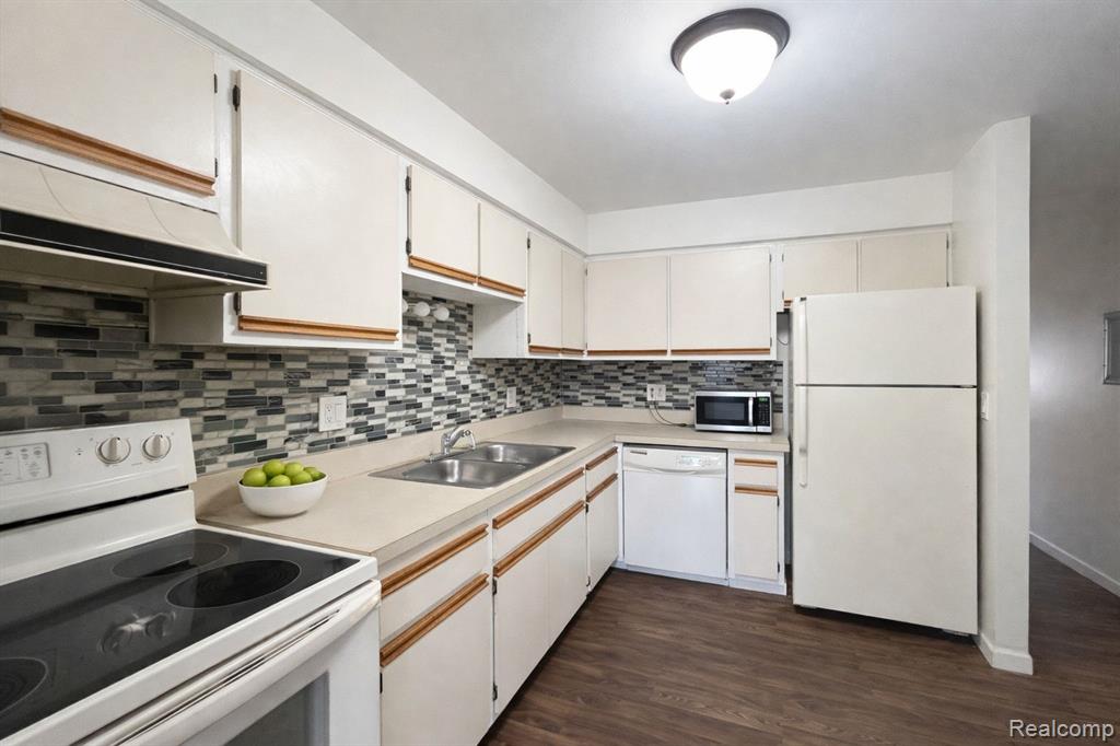 1935 Axtell Drive, 3, Troy, MI 48084 — Photo 7