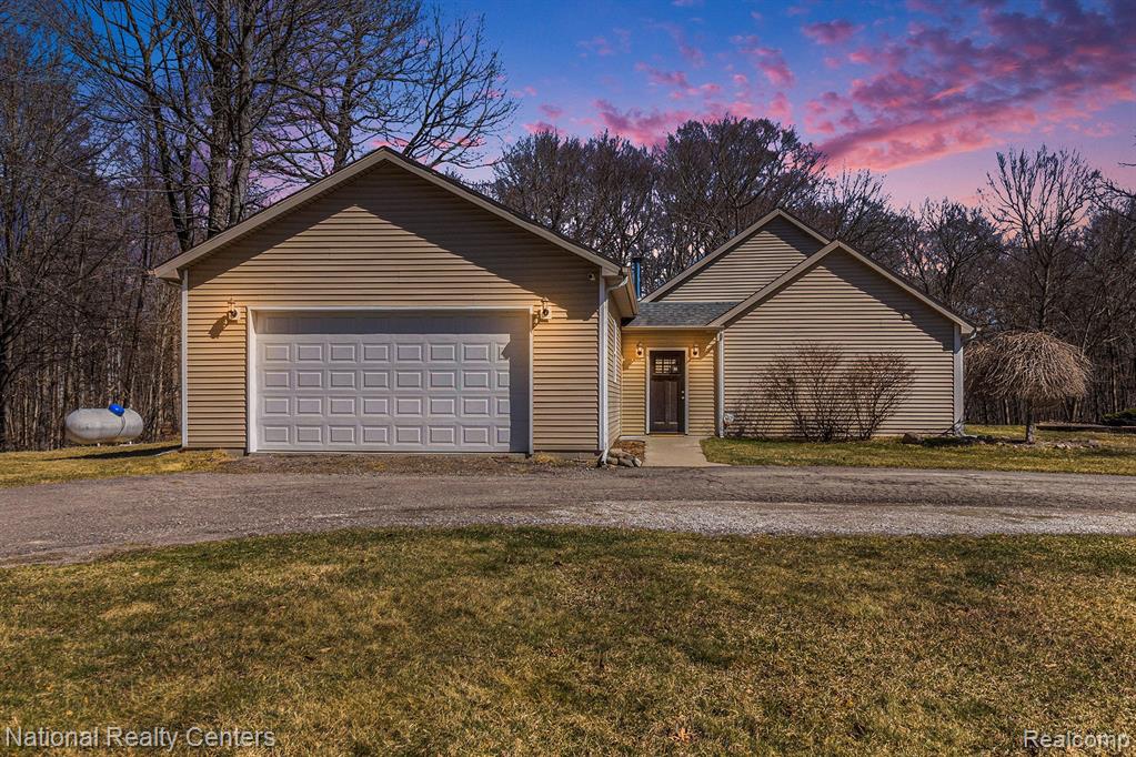 4060 Cullen Rd, Fenton, MI 48430 — Photo 9