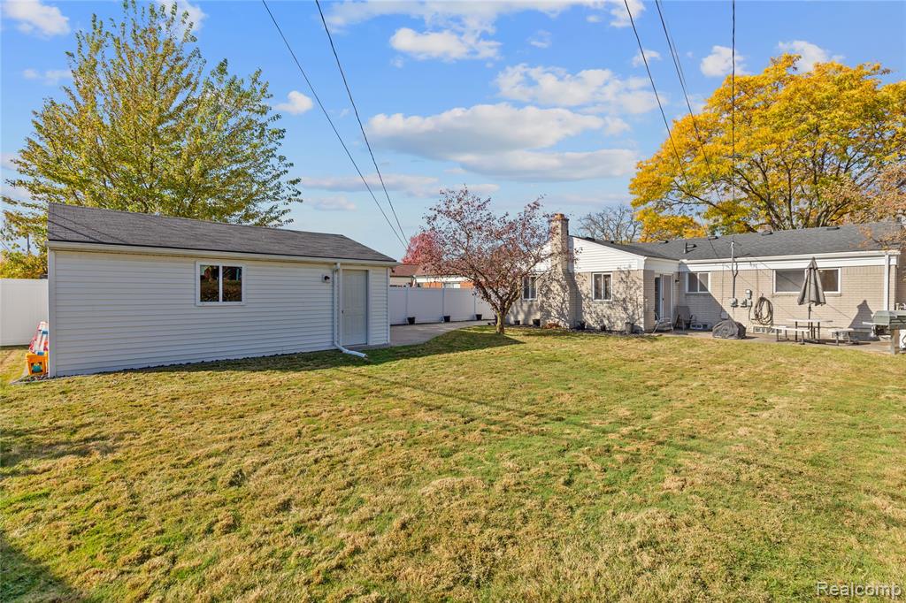 922 Canterbury Drive, Madison Heights, MI 48071 — Photo 38