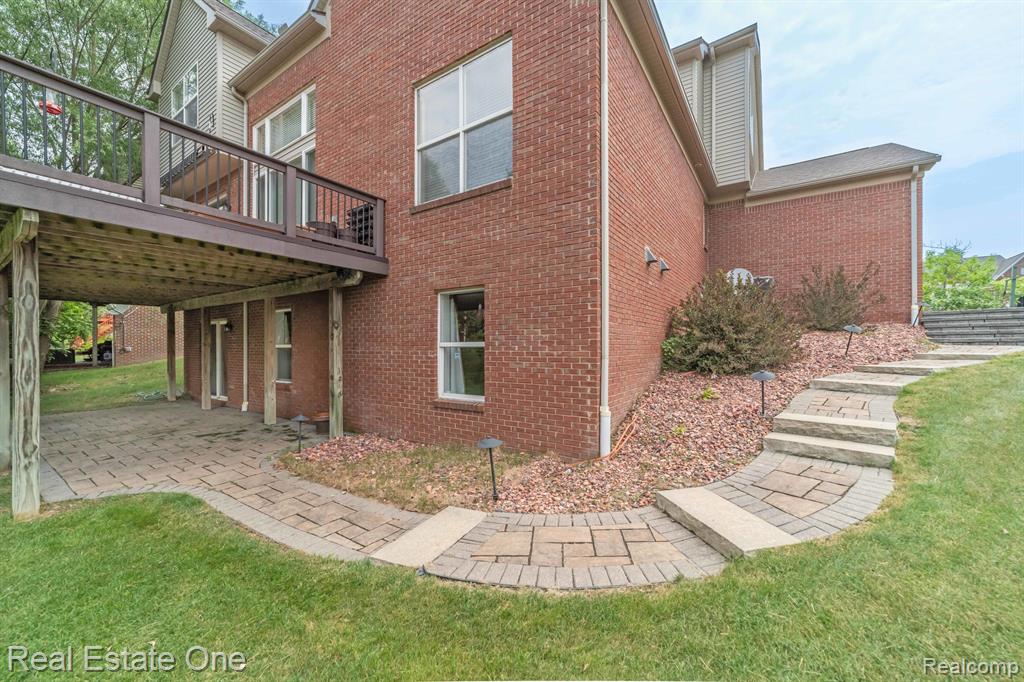 17017 BOULDER Drive, Northville, MI 48168 — Photo 10