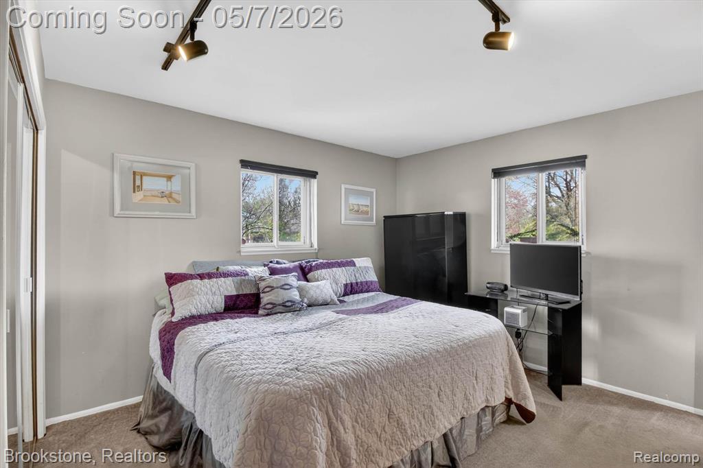 2732 Lacota Road, Waterford, MI 48328 — Photo 18