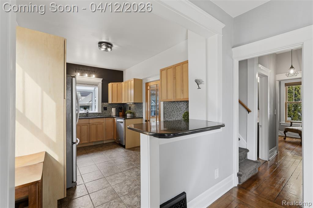 663 Starkweather Street W, Plymouth, MI 48170 — Photo 11