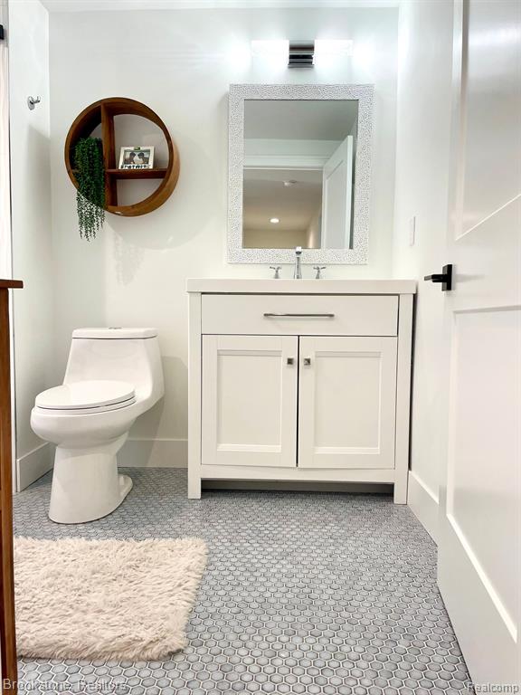 633 DETROIT Avenue, Lake Orion, MI 48362 — Photo 55
