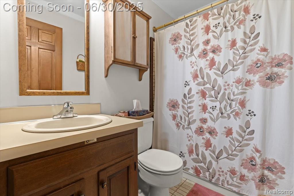 7248 Parkwood Drive, Fenton, MI 48430 — Photo 22