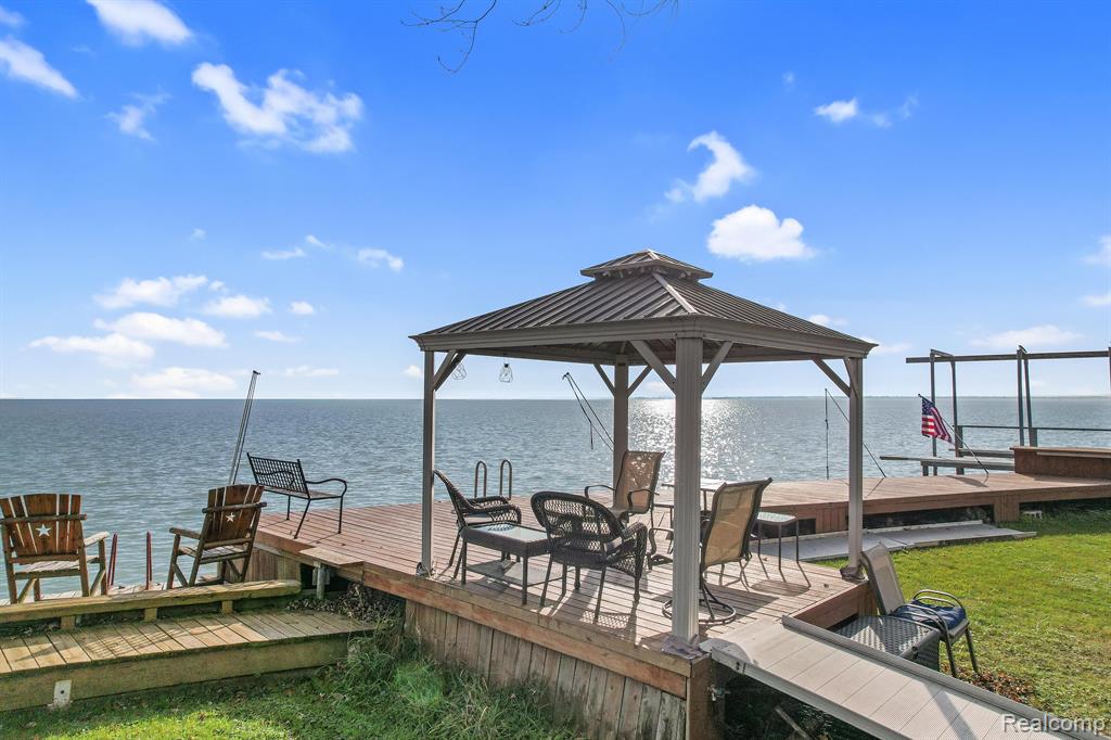 49328 Bayshore Drive, Chesterfield, MI 48047 — Photo 4