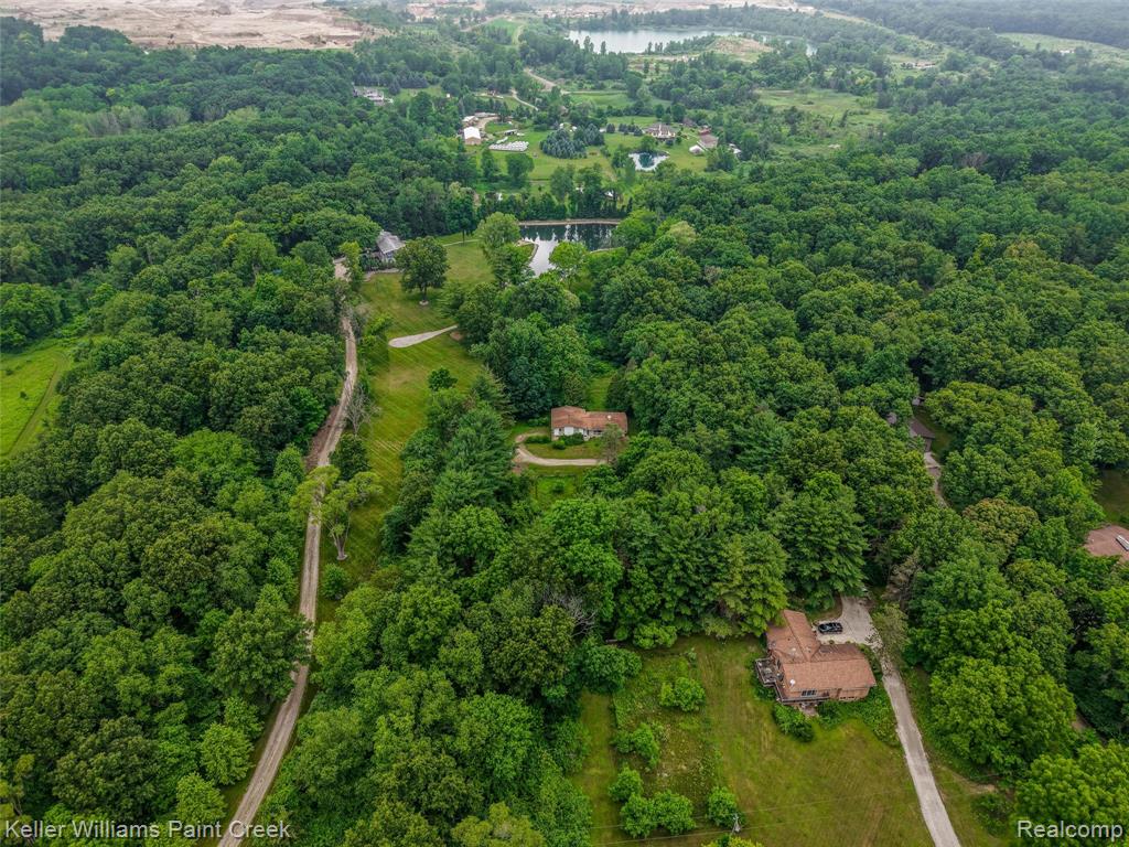 4464 Foxwood Drive, Milford, MI 48380 — Photo 36