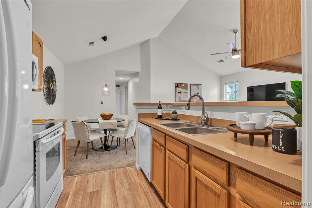 592 Olde English Circle, Howell, MI 48855 — Photo 16