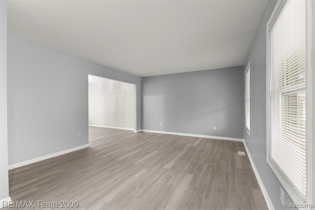 21717 Hildebrandt Drive, Flat Rock, MI 48134 — Photo 4