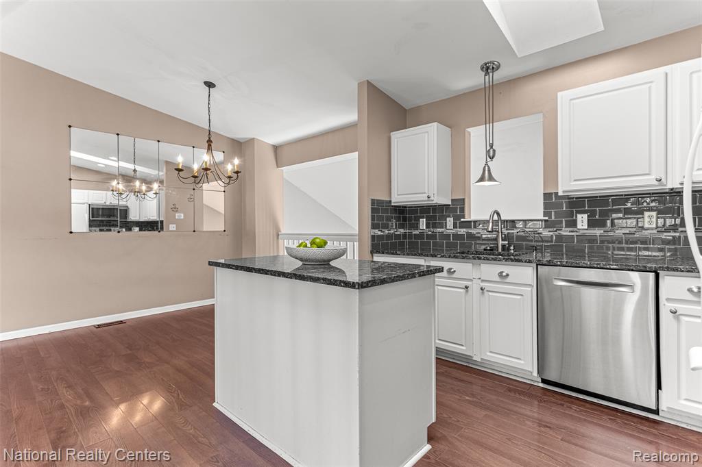 886 Millerway Drive, Fenton, MI 48430 — Photo 6