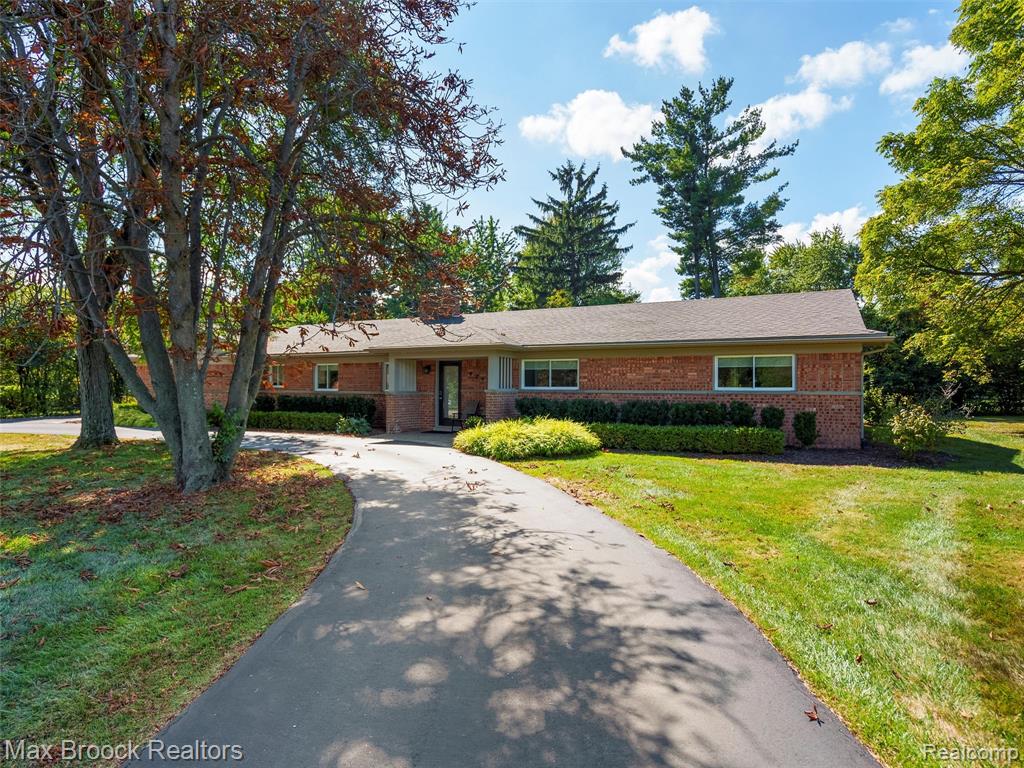 4740 Burnley Drive, Bloomfield Hills, MI 48304 — Photo 3