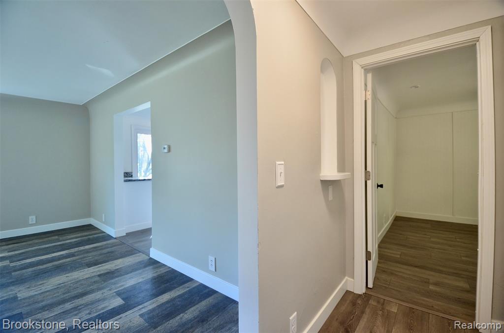 7565 Old Pond Drive, Clarkston, MI 48348 — Photo 31