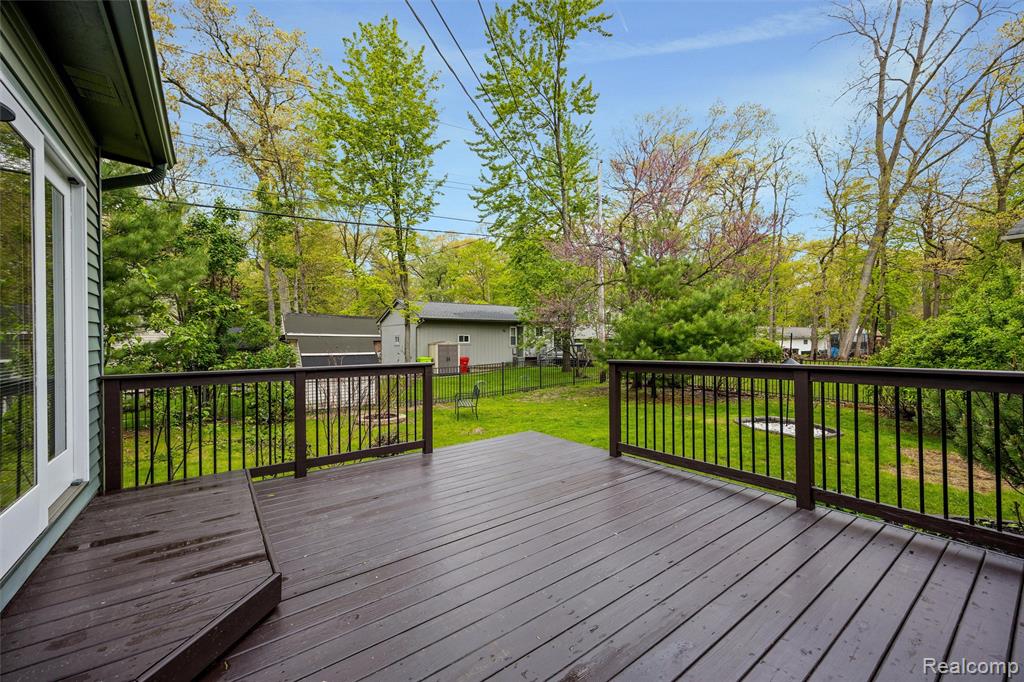 3600 Woodview Avenue, West Bloomfield, MI 48324 — Photo 31