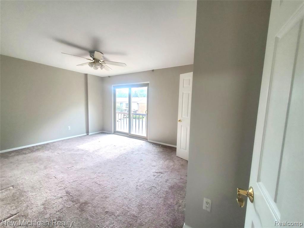 673 Oakbrook W, Rochester Hills, MI 48307 — Photo 17