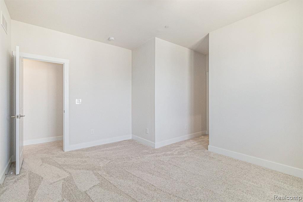 611 PINE Circle, Ann Arbor, MI 48105 — Photo 35