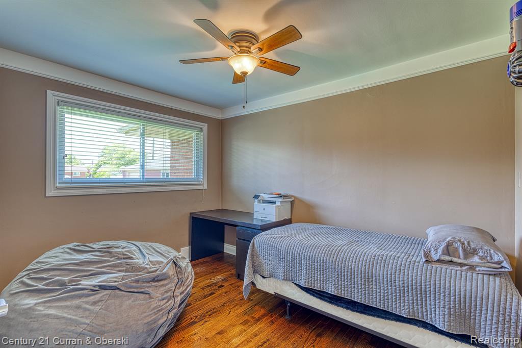 8943 ROSLYN Street, Livonia, MI 48150 — Photo 10
