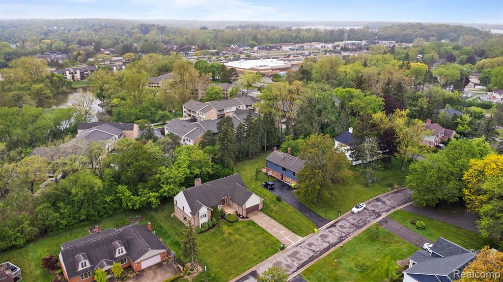 4578 PINE VILLAGE Drive, West Bloomfield, MI 48323 — Photo 52
