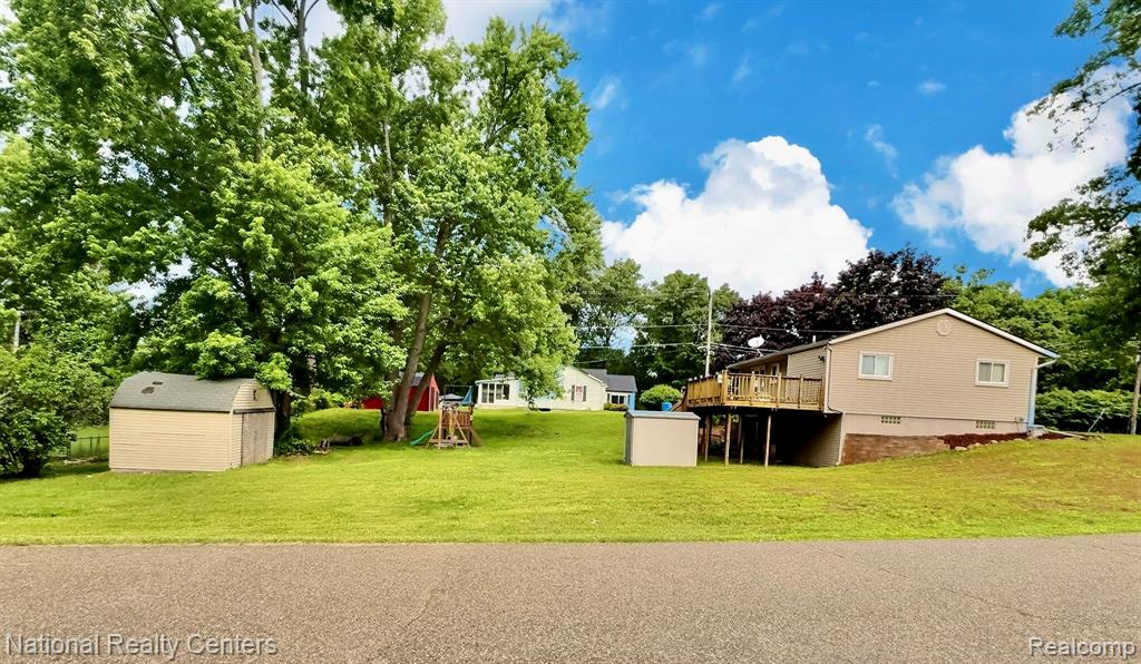 5611 Blackmoor Street, Commerce Twp, MI 48382 — Photo 20