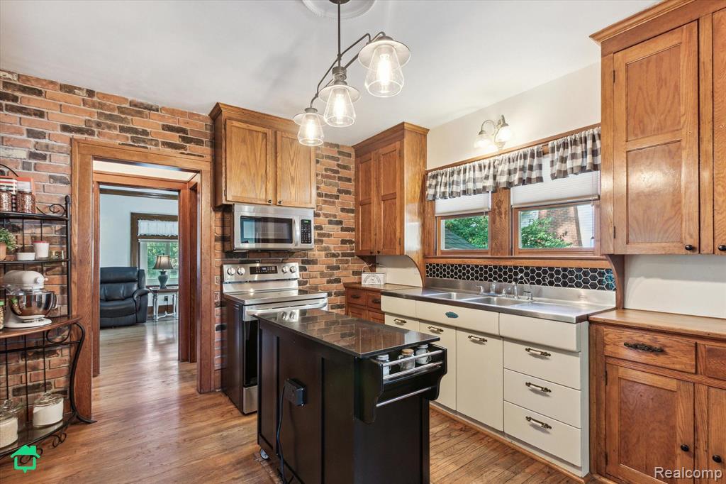 6097 Andersonville Road, Waterford, MI 48329 — Photo 11