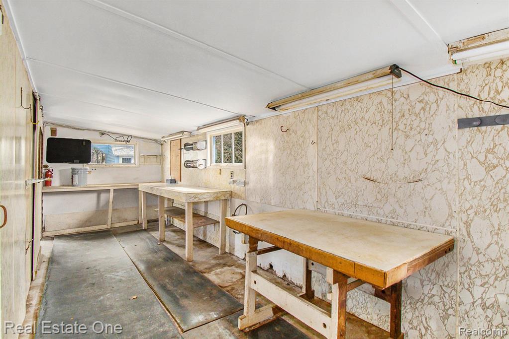 54 DIVISION Street, Oxford, MI 48371 — Photo 25