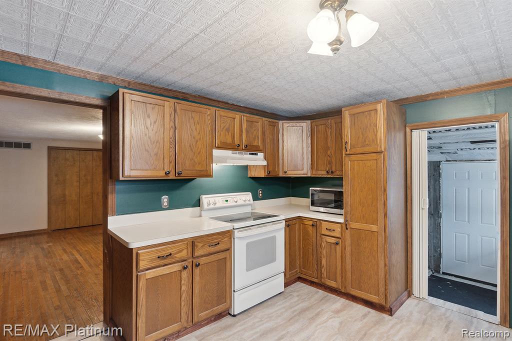 7366 W ALLEN Road, Fowlerville, MI 48836 — Photo 12