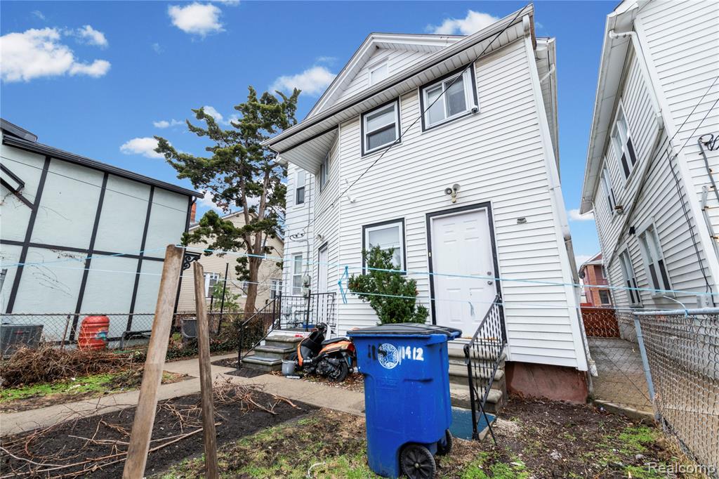 11412 McDougall Street, Hamtramck, MI 48212 — Photo 8