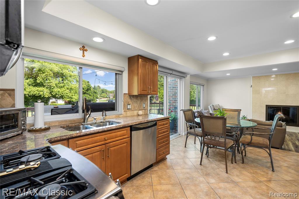 5651 Warrenshire Drive, West Bloomfield, MI — Photo 56