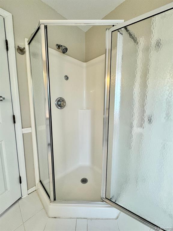 4399 HUNTERS Circle E, Canton, MI 48188 — Photo 17