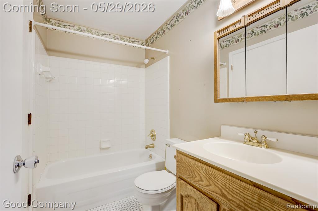 845 Hadley Road, Rochester Hills, MI 48307 — Photo 27