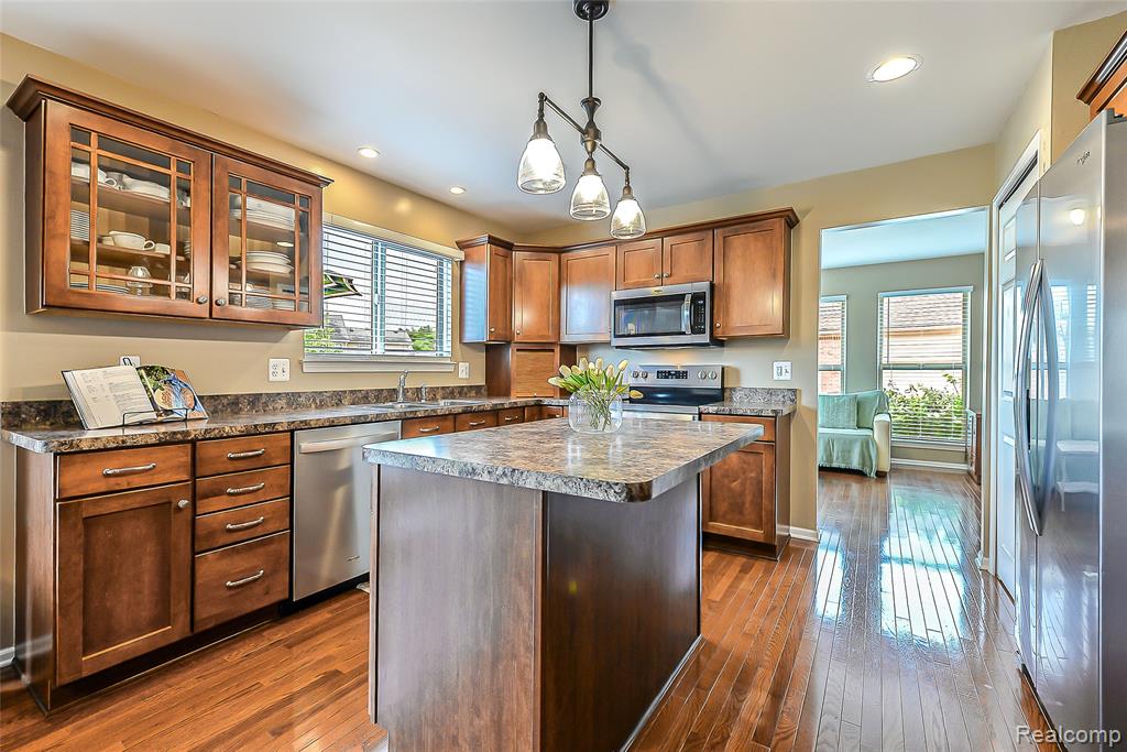 58724 Carriage Lane, South Lyon, MI 48178 — Photo 8