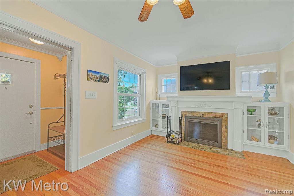 806 LOCKWOOD Road, Royal Oak, MI 48067 — Photo 8