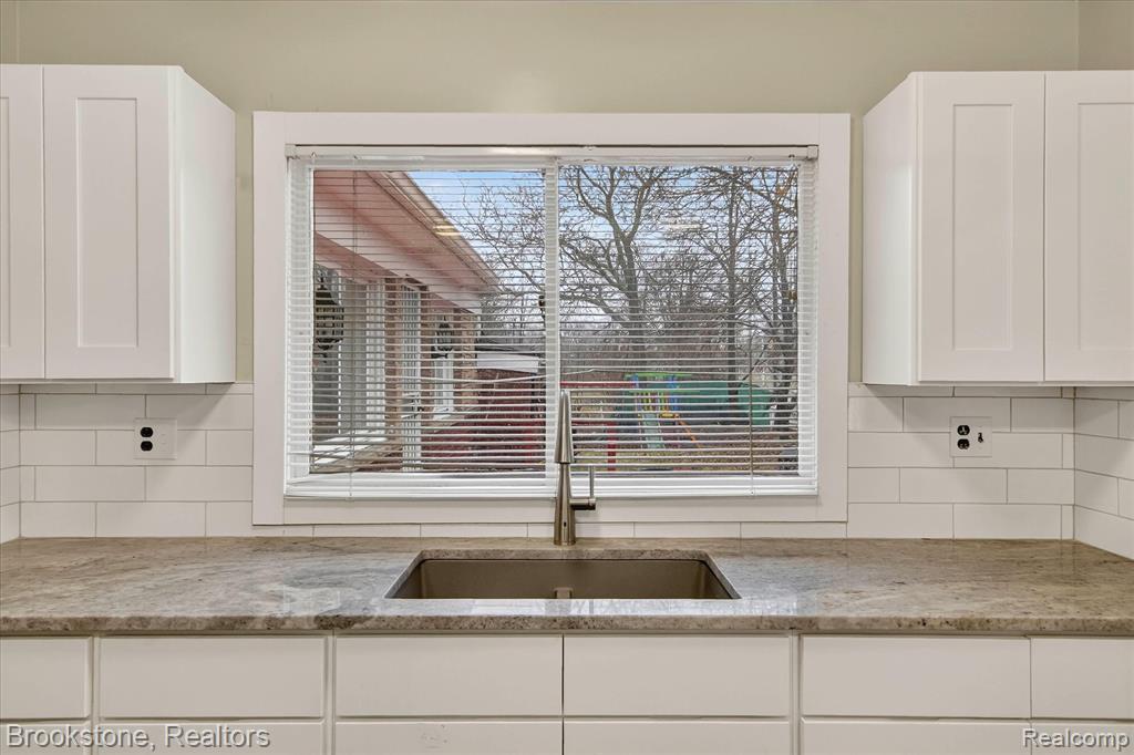 2555 W Boston Boulevard, Detroit, MI 48206 — Photo 13