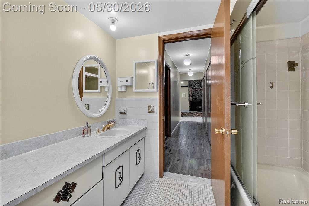 28013 Roan Drive, Warren, MI 48093 — Photo 23