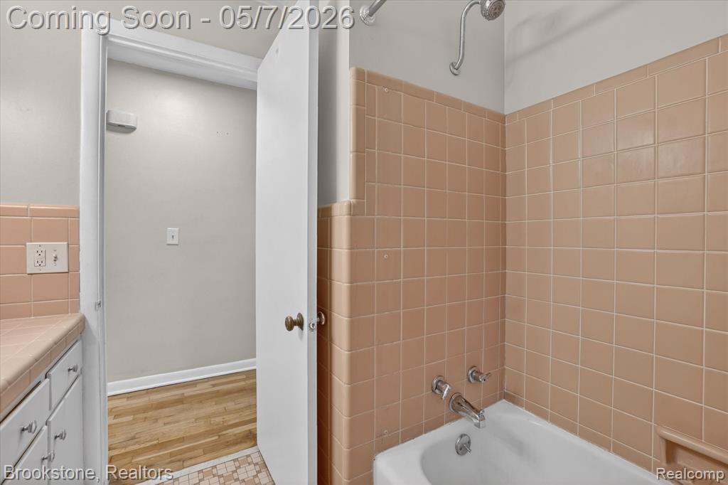 4547 Marlborough Drive, Okemos, MI 48864 — Photo 17