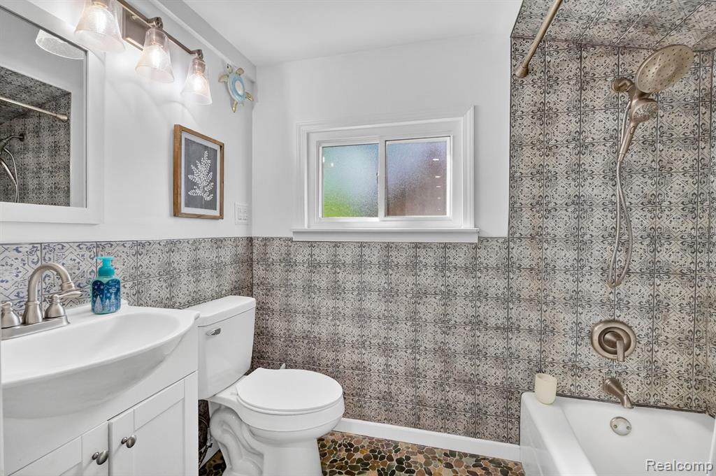 1717 Triangle Lake Road, Howell, MI 48843 — Photo 50