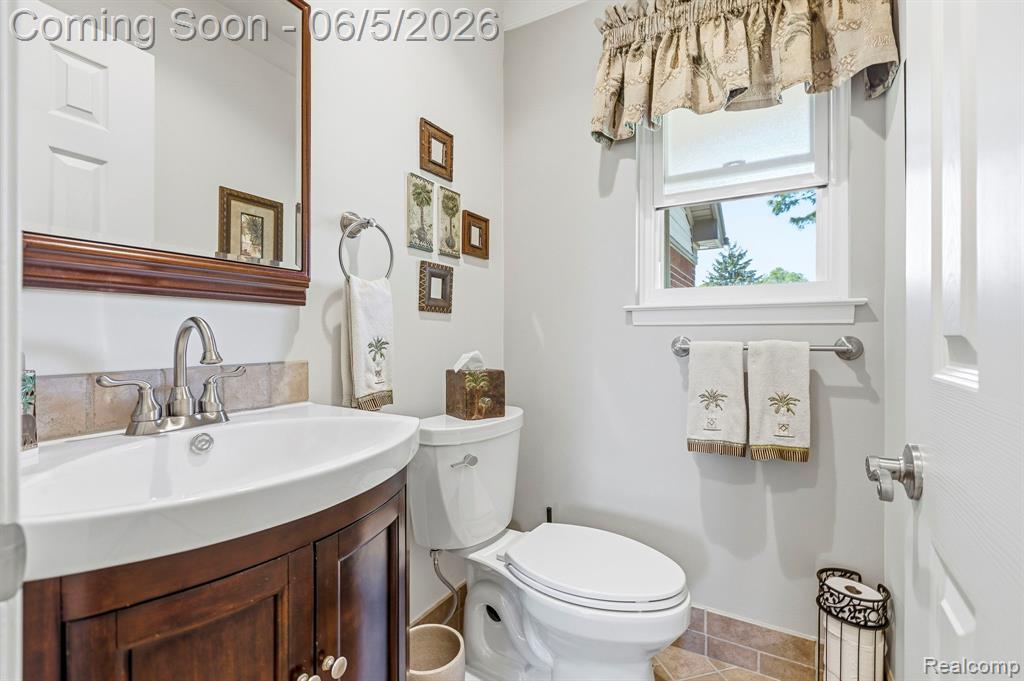 32040 Cambridge Drive, Warren, MI 48093 — Photo 25