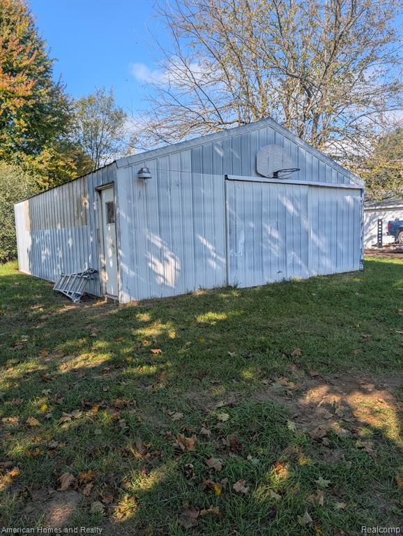6585 N Lake Road, Otter Lake, MI 48464 — Photo 9